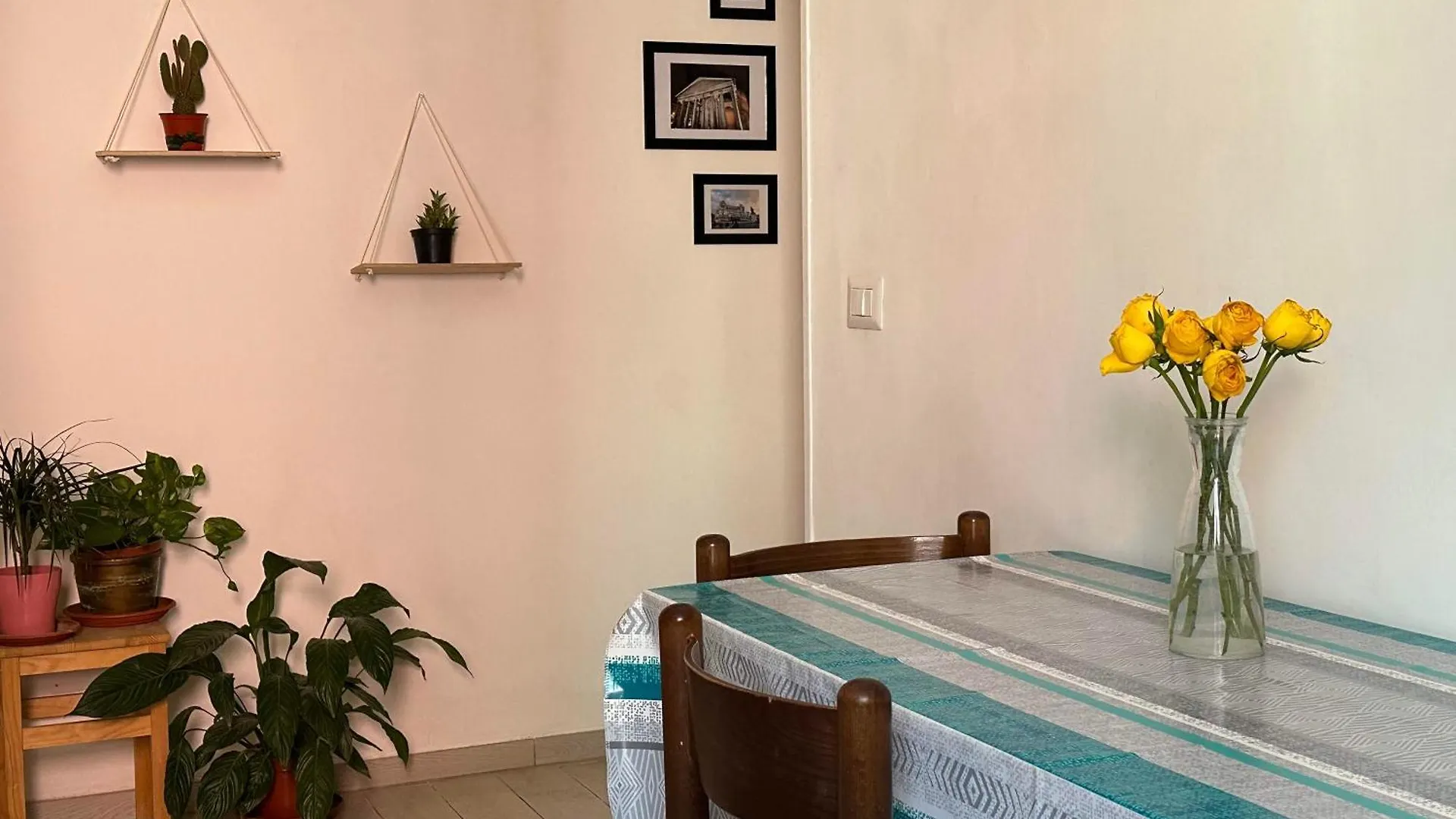 Cozy Haven Near San Giovanni Rome 0*,